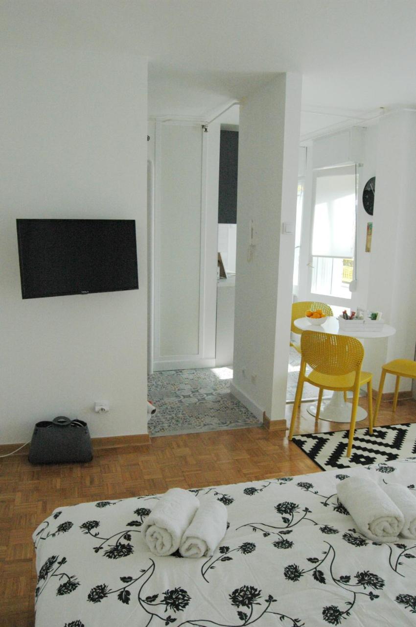 Appartamento Five Belgrado Esterno foto