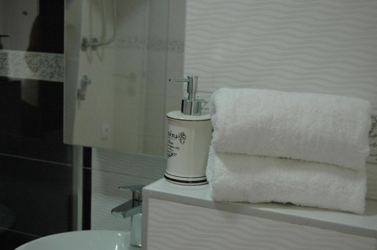 Appartamento Five Belgrado Esterno foto